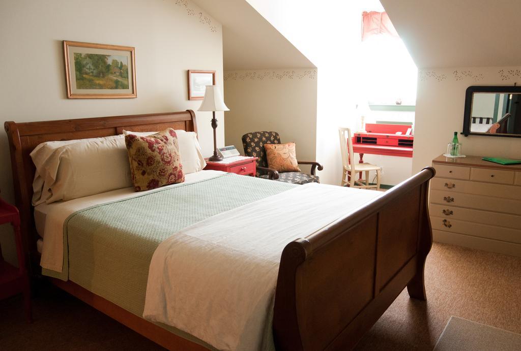 Captain Stannard House Bed And Breakfast Country Inn Westbrook Chambre photo