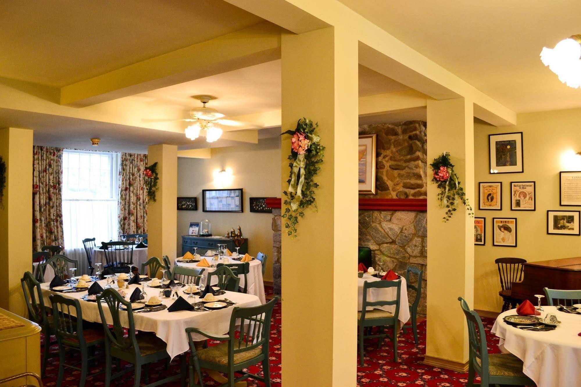 Captain Stannard House Bed And Breakfast Country Inn Westbrook Extérieur photo